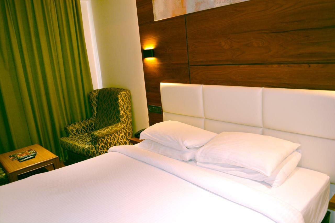 Rk Residency Hotel Tiruppur Eksteriør billede